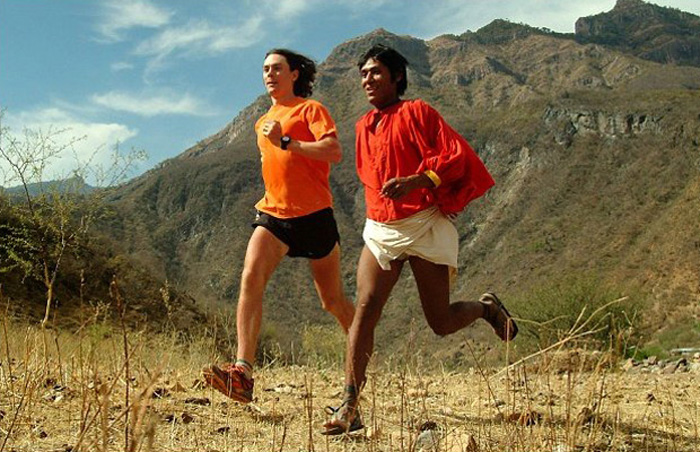 correr descalzo